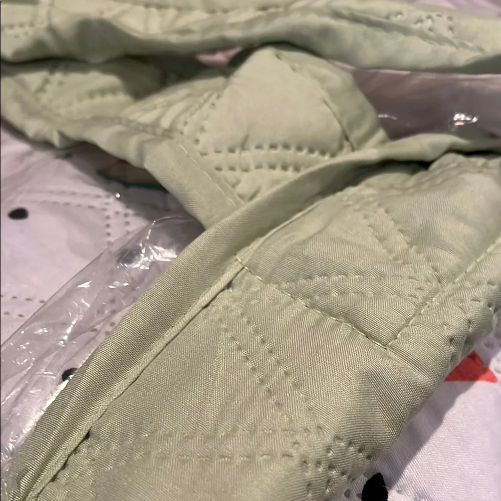 Martha Stewart Essentials Watermelon Quilt Set - White